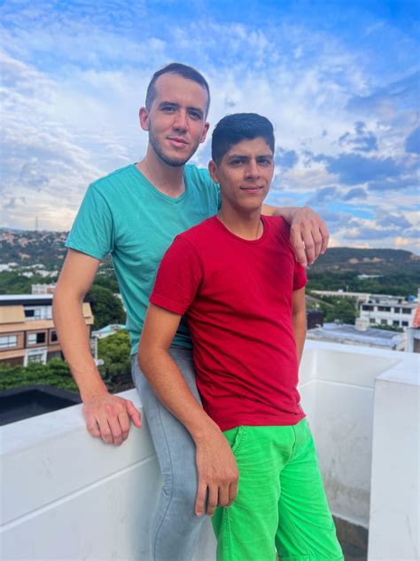 Free Gay Cams and Live Gay Sex 